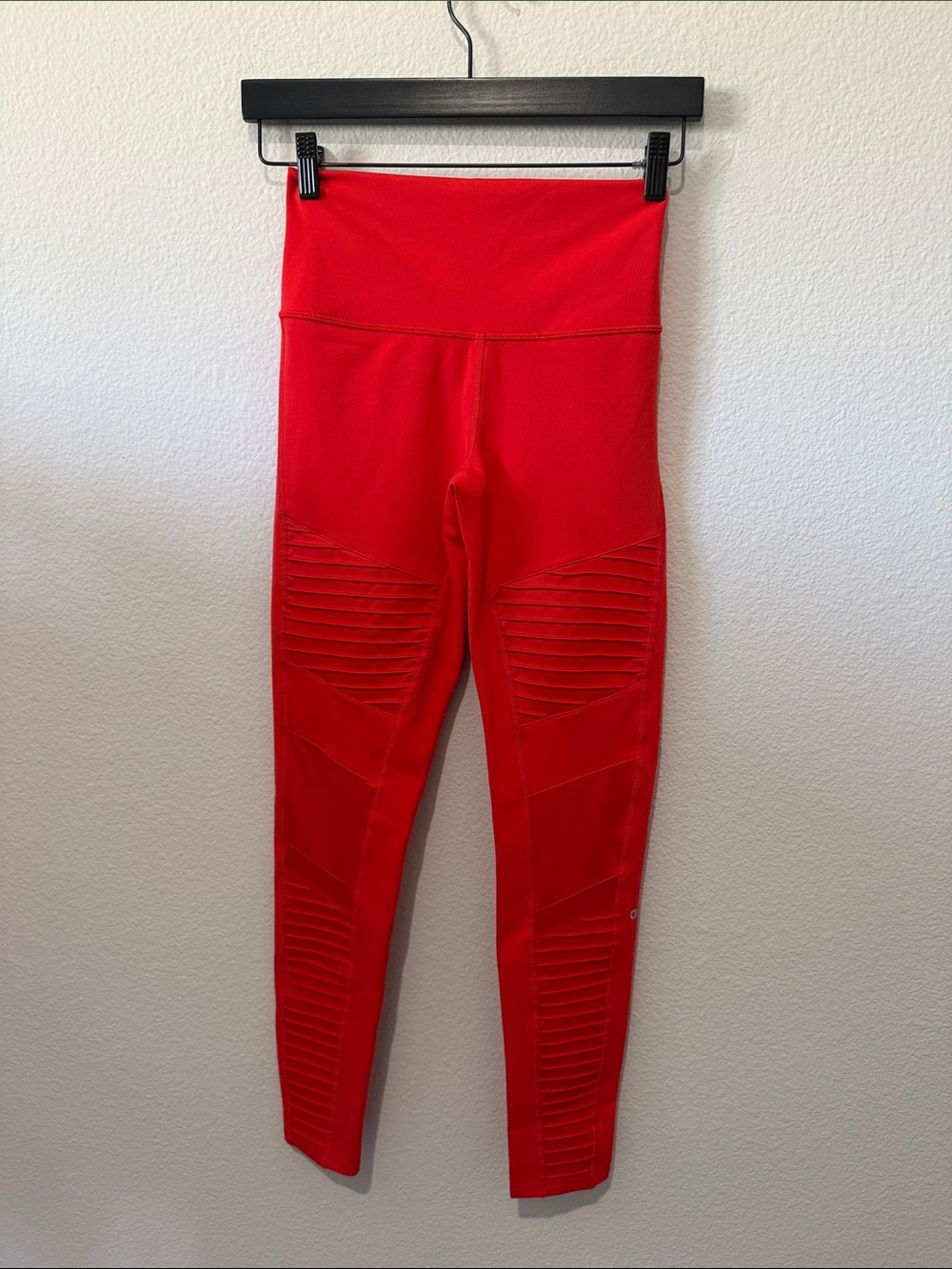 ALO Yoga High-Waist Red Ribbed Panel Leggings